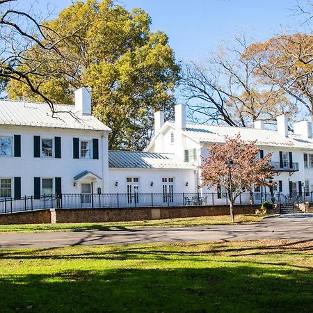 Apartamento Excelsior At The Manor House Clemmons Exterior foto